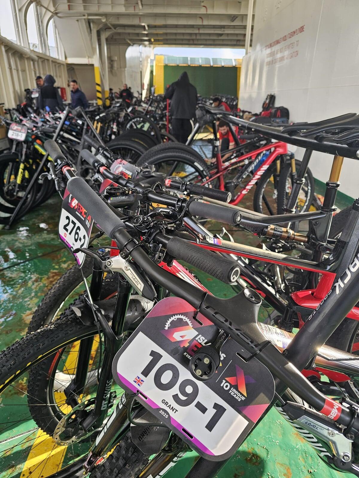 Transporte de bicicleta MASQUEBICI para la 4 Islands Epic 2026