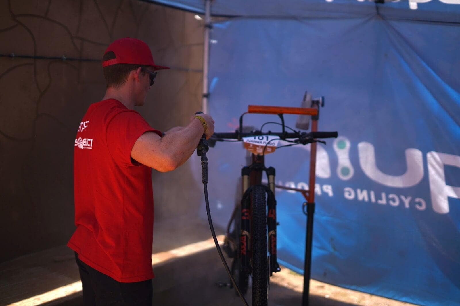MASQUEBICI, partner mecánico oficial de la Titan Desert Almería 2026